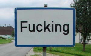 Fucking (Lizenz Pubic Domain, One Salient Oversight)